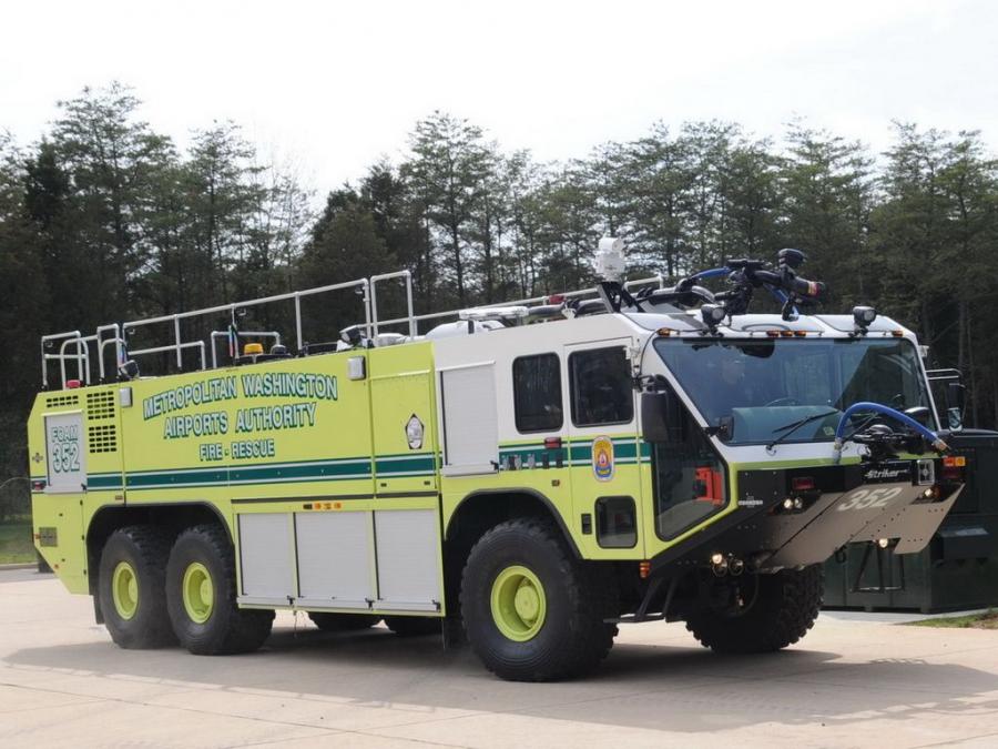  Oshkosh Striker 3000 ARFF 2002 года  (фото 2 из 17)